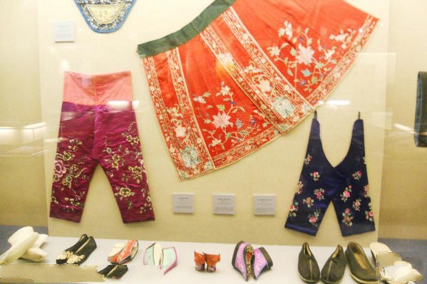 少数民族服饰厅