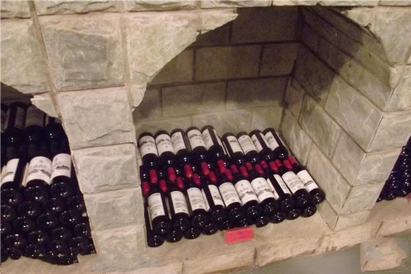 “波龙堡”系列葡萄酒