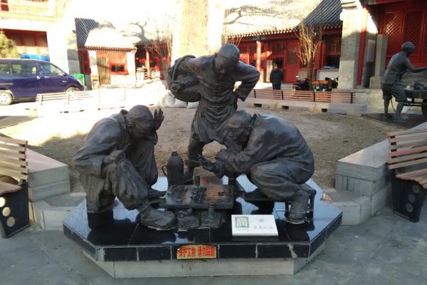 博物馆内的雕塑