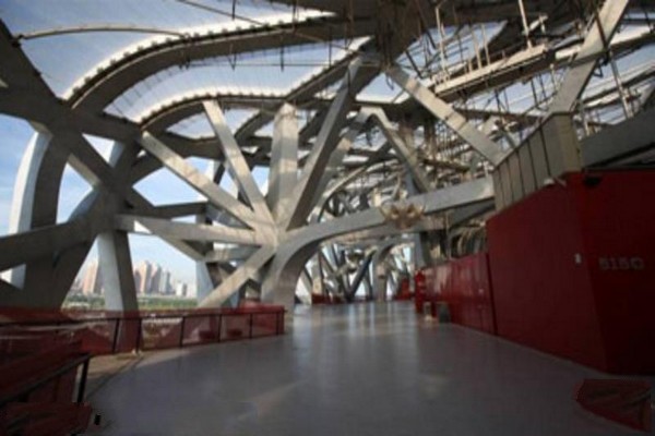 顶部钢结构游览