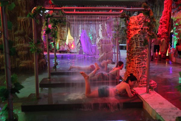 北京•龙脉温泉度假村•熔岩温泉