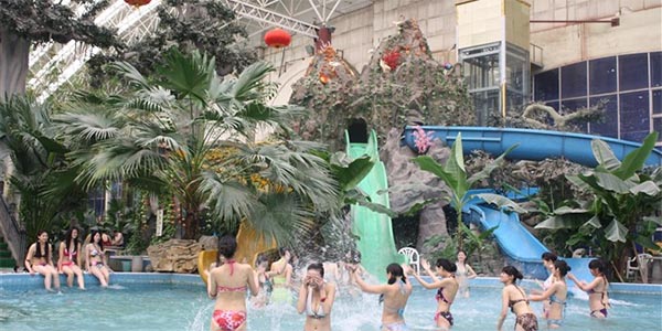 北京•龙脉温泉度假村•温泉游泳馆